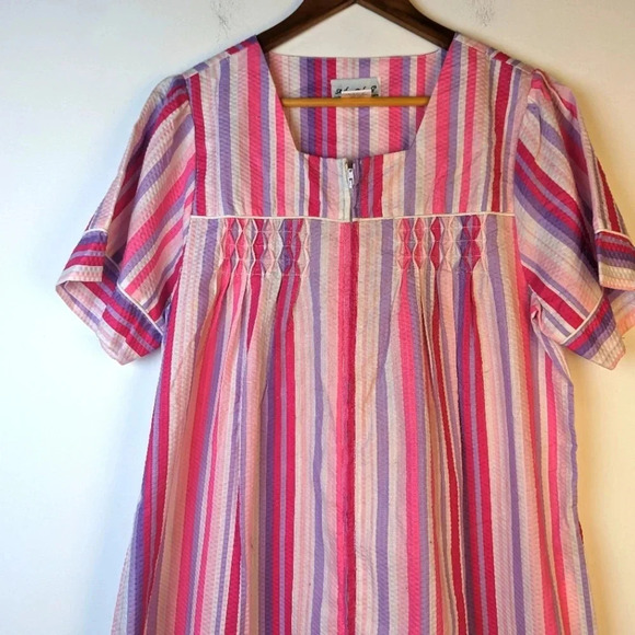 Short Sleeve Zip Front Robe Nightgown - Medium - Picture 4 of 5